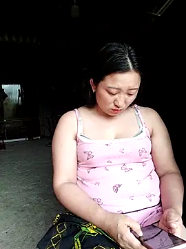 zhen-zo (F young) - Cởi áo khoe ngực