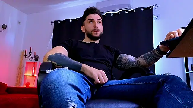 MightyAaron66 webcam