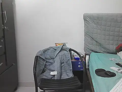 AlphaLatinoBear webcam