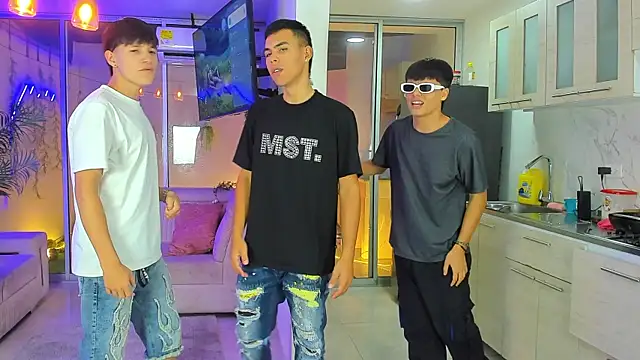 Houseofwarrios webcam