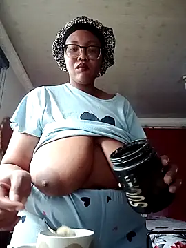 ShantelBootyBoobs webcam