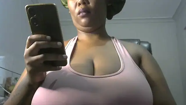 NippleMilkXx webcam