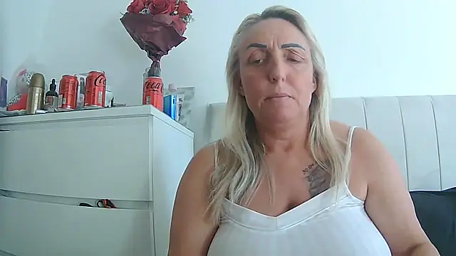 theblondecocklover webcam