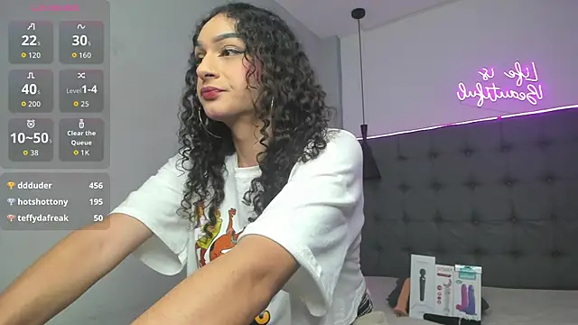 scarletcherry18 webcam