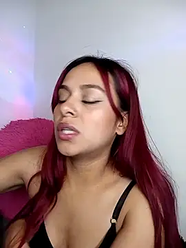 EmiilyFoxx090 webcam