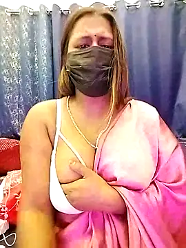 LoveLy-Soneya webcam