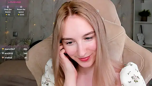 Shy_Polly webcam