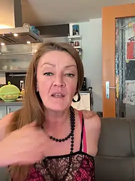 Webcam Model (Milf-Gabi)  is live.Free join now!