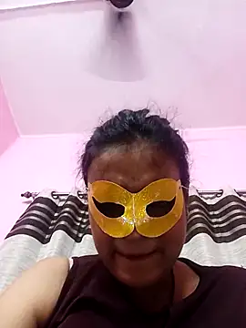 Webcam Model (Gullapi)  is live.Free join now!