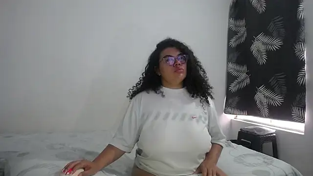 mabigomez00 - Mabigomez00's free webcam - UK Sex Cams