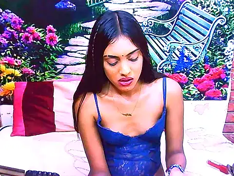 IndianPretty14u2Luv webcam