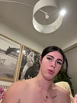 aus_queen webcam
