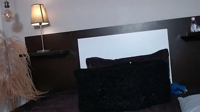 Liiamthompson webcam