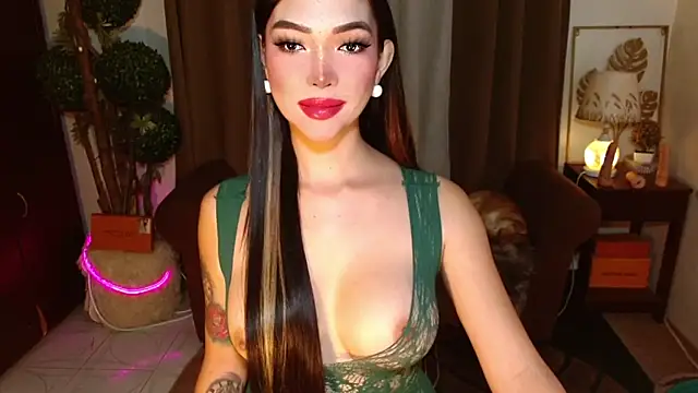 MouthWatering_Ayesha webcam