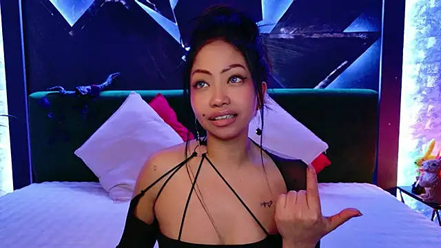 ElyaQuinn live sex cam