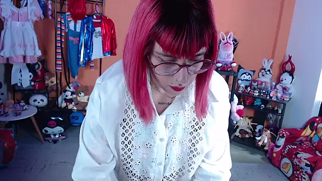 missmiia2 - MissMiia2's free webcam - UK Sex Cams