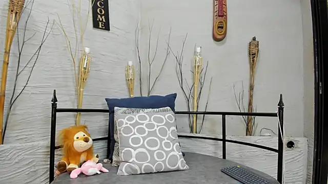 AlessandraMoss1 webcam