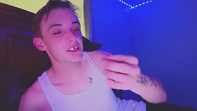 Ilovepussy1911 webcam