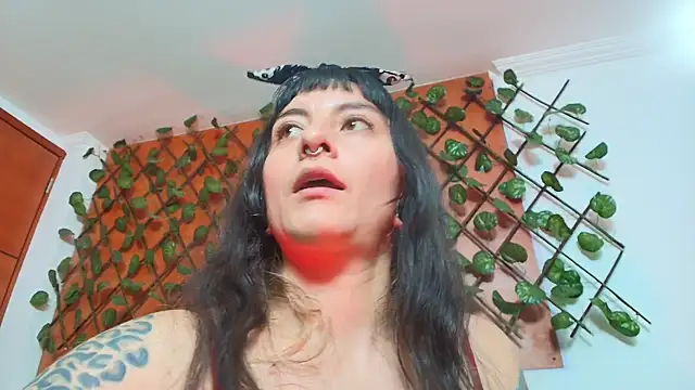 Naughty_Kittenm webcam