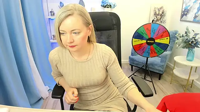 CharlotteKerti webcam