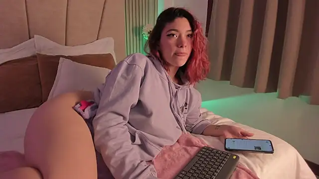 Victoria_Beaumont webcam