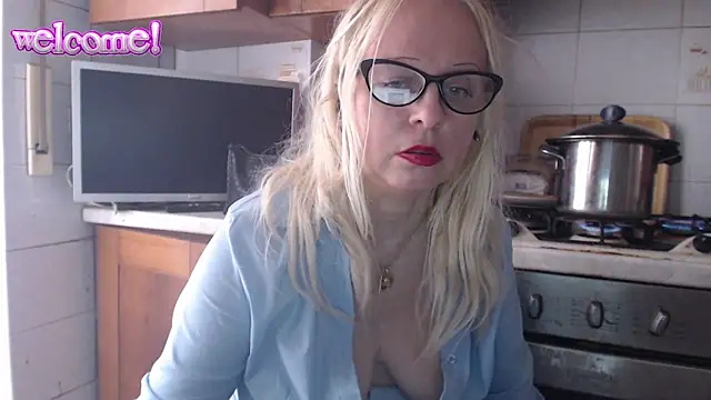 martachatte - Martachatte's free webcam - UK Sex Cams