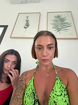 italianpassion (G young) - Show tits🤭