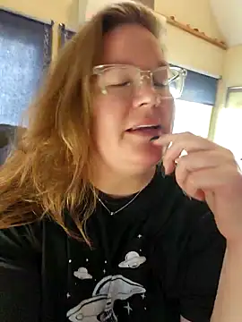 love86emily (F milf) - Squirt 💦💦💦💦