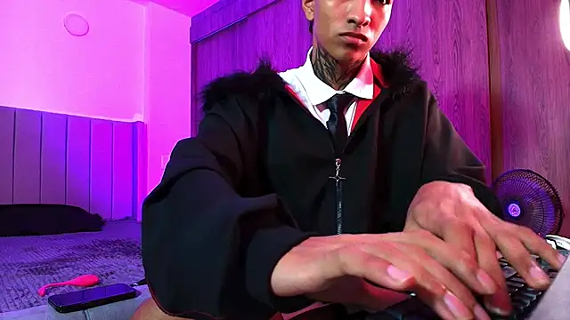 im_usuga - Im_Usuga's free webcam - UK Sex Cams