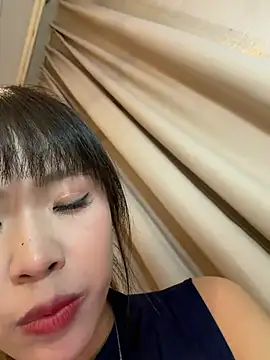 美女XX125216在线直播