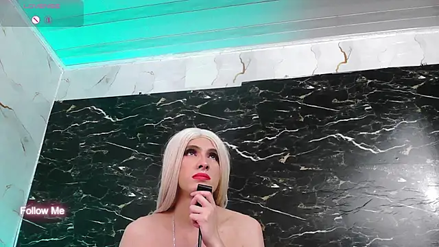 crislingery_dolli webcam