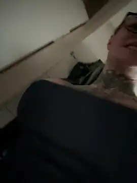 Webcam Model (SkinnyLilly)  is live.Free join now!