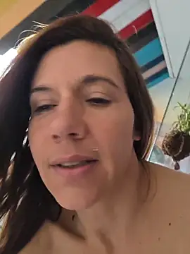 lina_lou4 (F mature) - help me to squirt !