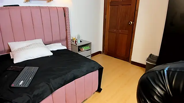 Dulce_Ferrer18 live sex cam