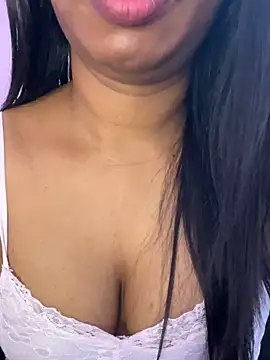 tamil_Aarathi webcam