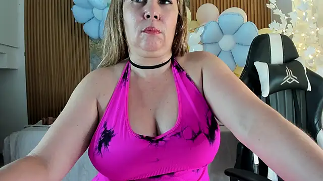 Danna_topless webcam