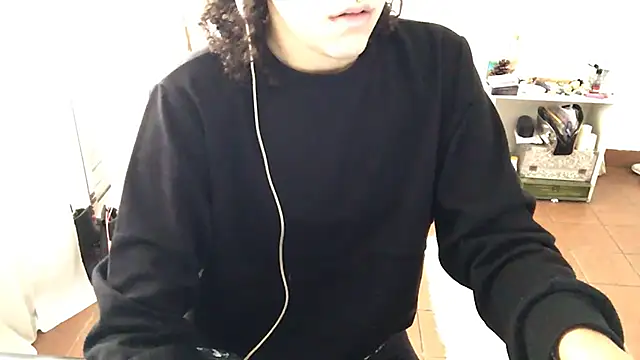 petitecurlybrunette webcam