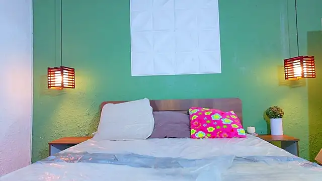 tinyy_whore18 webcam