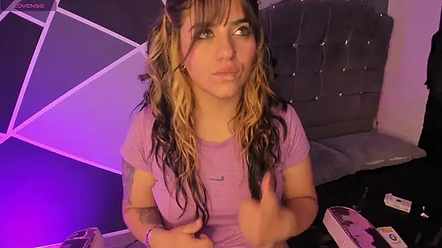 alyssa_magiic webcam