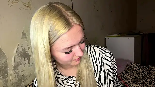 Sophia_Blonde webcam