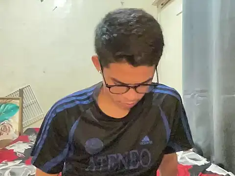 yourhotasian_jhonpol16 webcam