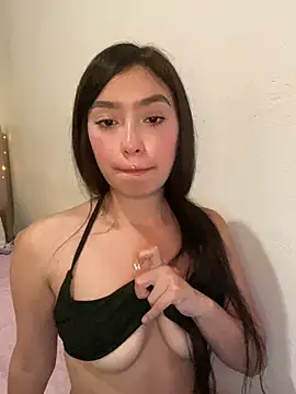 Miakittyyy live sex cam