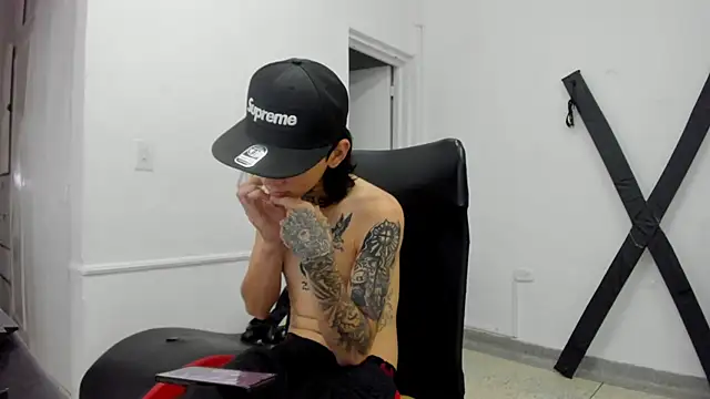 StraightBoy_Nick webcam