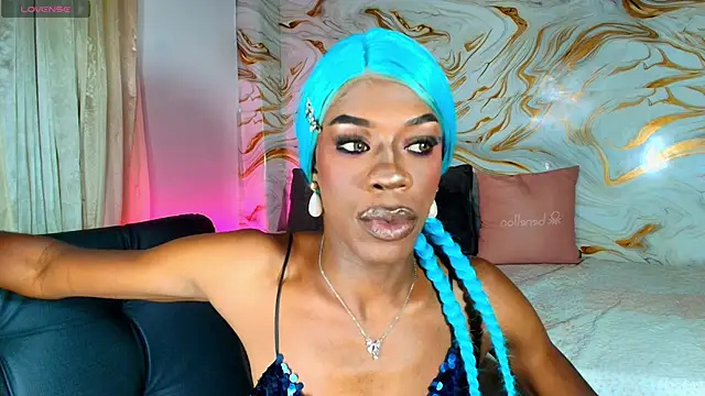 EbonyHansNight webcam