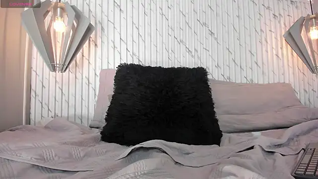 Esmeralda__18 webcam