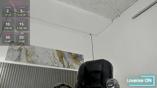 Dyla_n18 live sex cam