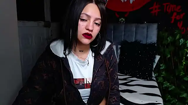 Violettasquirt webcam