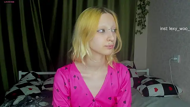 Lexy-Woorhez webcam