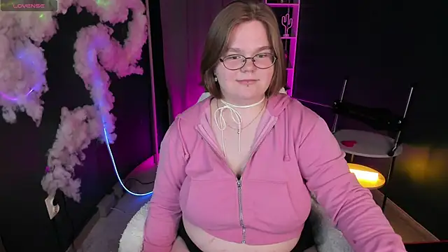 Maneela_Kennedy webcam