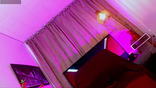 katha_Crawford webcam